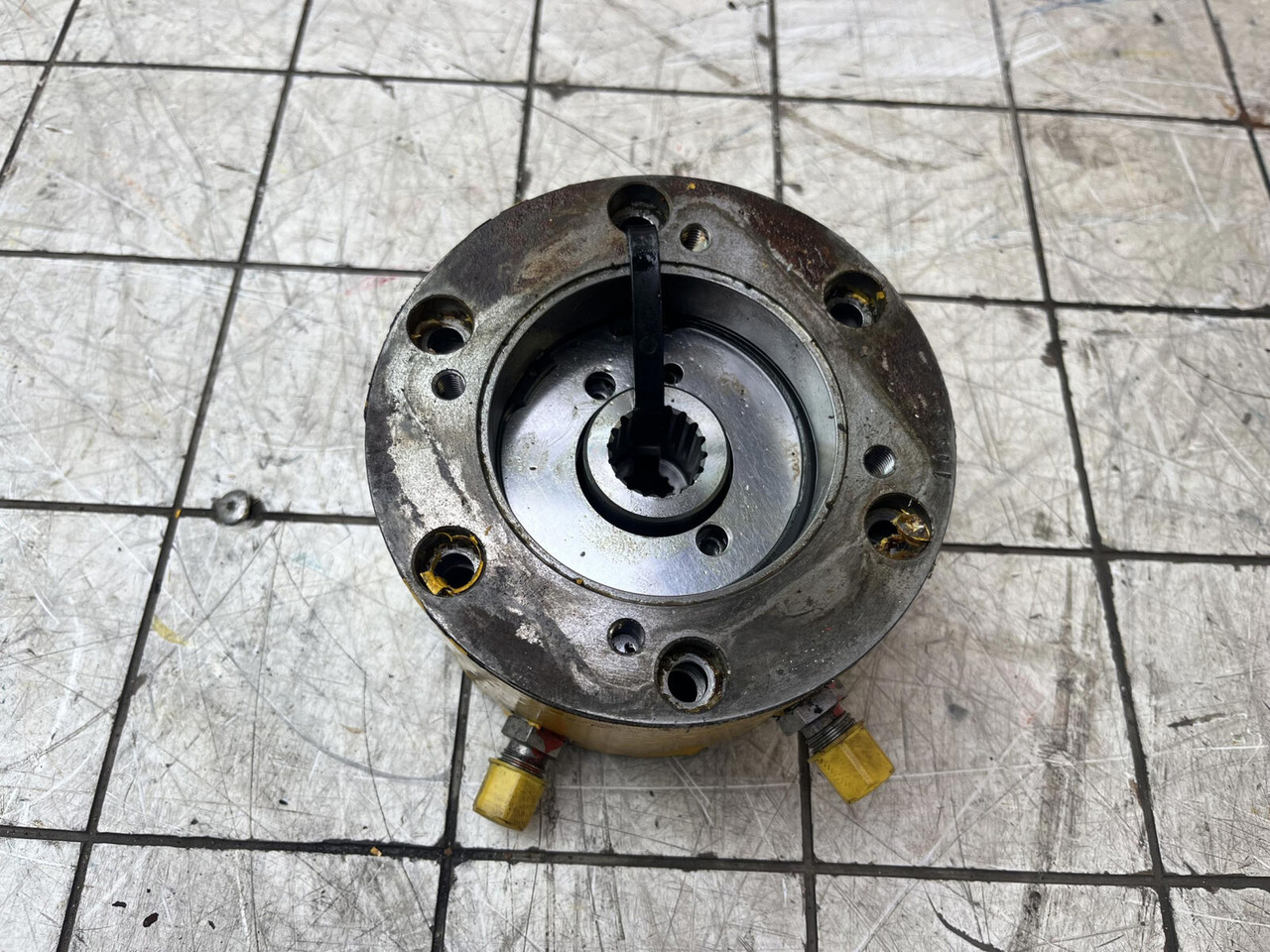 Grove GMK 6300 L multiple-disk brake - Поворотный редуктор для Кранов: фото 3 Grove GMK 6300 L multiple-disk brake - Поворотный редуктор для Кранов: фото 3