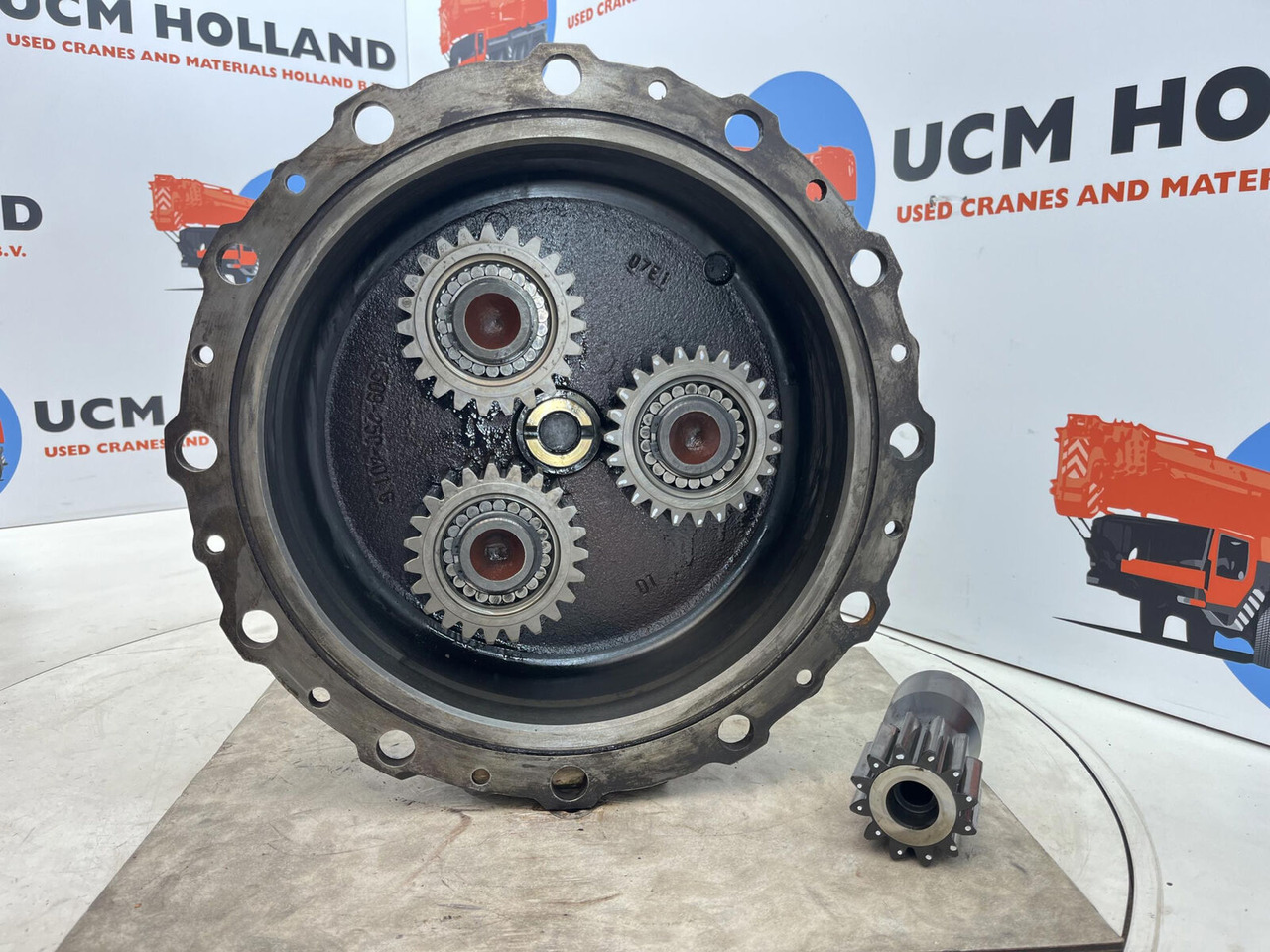 Grove GMK planetary gear 12-23-60-34-3pl-H135-46 - Бортовой редуктор для Мобильных кранов: фото 4 Grove GMK planetary gear 12-23-60-34-3pl-H135-46 - Бортовой редуктор для Мобильных кранов: фото 4