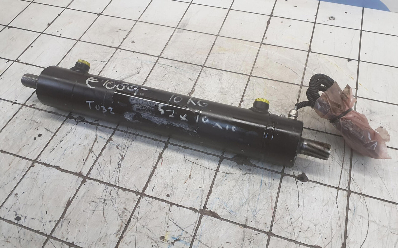 Grove GMK steering cylinder with length sensor - Гидравлический цилиндр для Мобильных кранов: фото 1 Grove GMK steering cylinder with length sensor - Гидравлический цилиндр для Мобильных кранов: фото 1