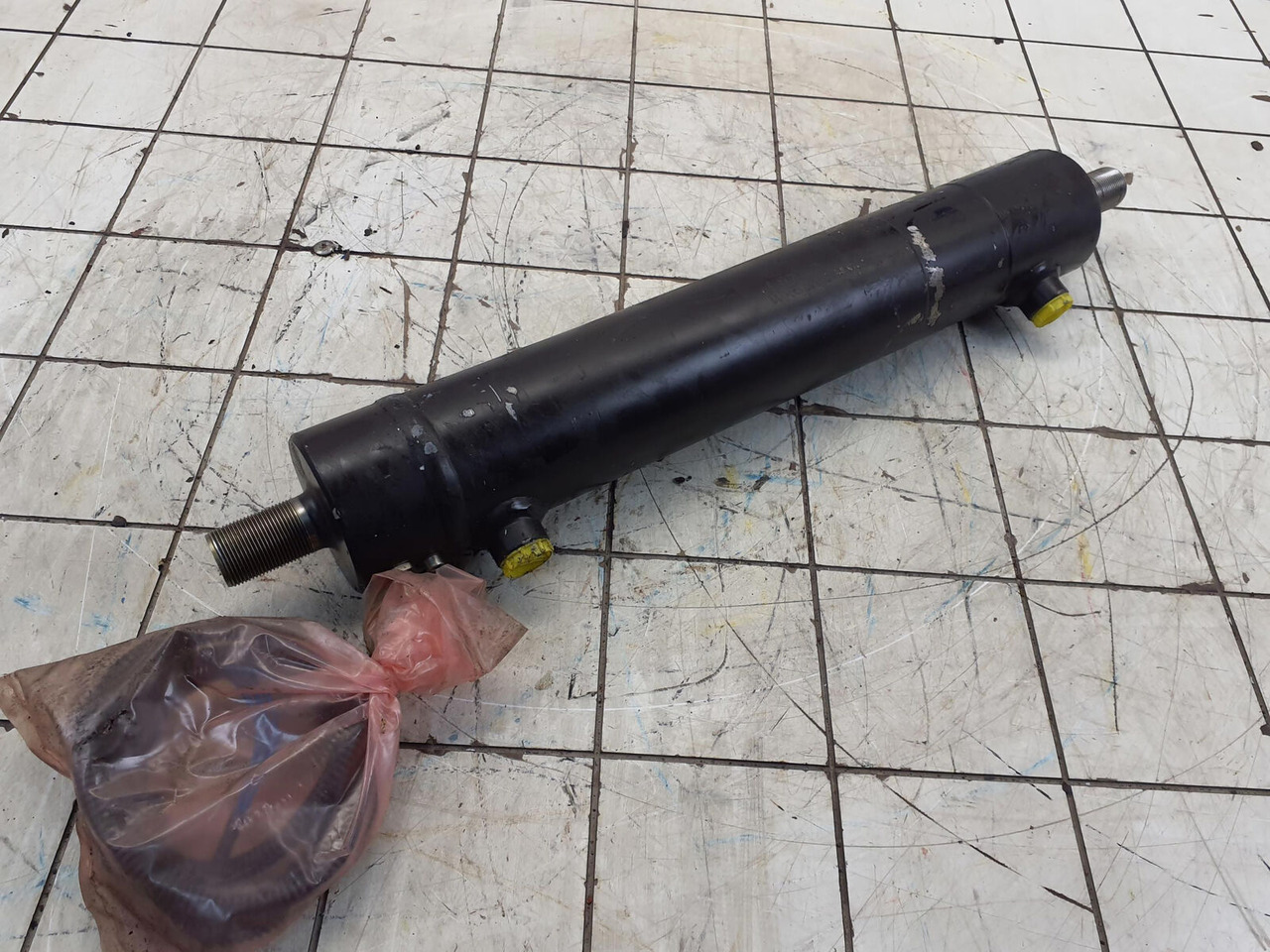 Grove GMK steering cylinder with length sensor - Гидравлический цилиндр для Мобильных кранов: фото 2 Grove GMK steering cylinder with length sensor - Гидравлический цилиндр для Мобильных кранов: фото 2