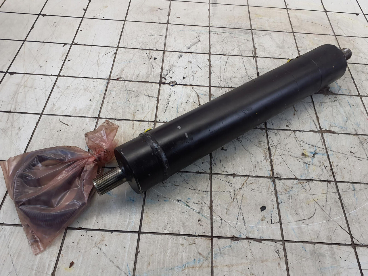 Grove GMK steering cylinder with length sensor - Гидравлический цилиндр для Мобильных кранов: фото 2 Grove GMK steering cylinder with length sensor - Гидравлический цилиндр для Мобильных кранов: фото 2