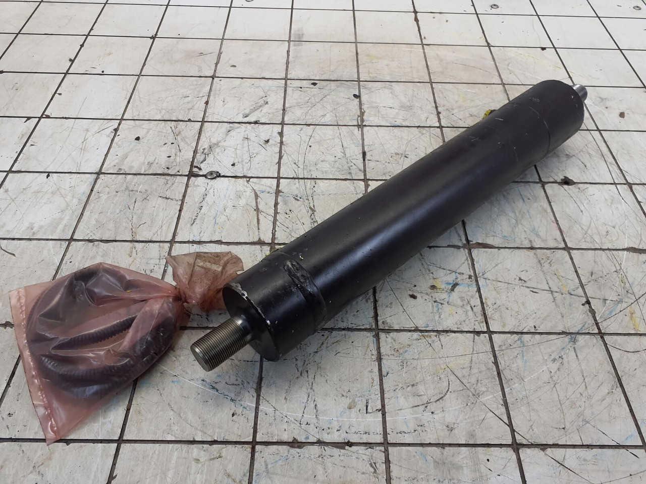 Grove GMK steering cylinder with length sensor - Гидравлический цилиндр для Мобильных кранов: фото 3 Grove GMK steering cylinder with length sensor - Гидравлический цилиндр для Мобильных кранов: фото 3