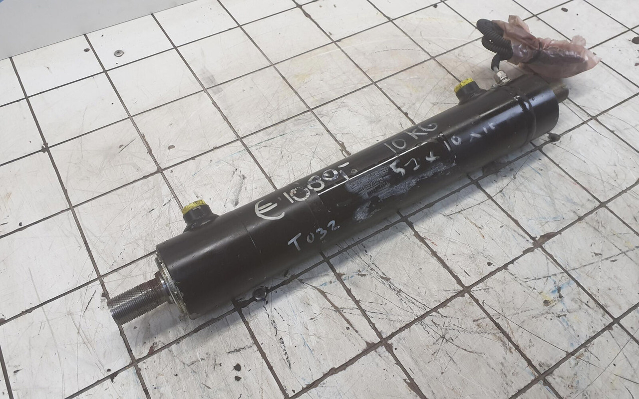 Grove GMK steering cylinder with length sensor - Гидравлический цилиндр для Мобильных кранов: фото 2 Grove GMK steering cylinder with length sensor - Гидравлический цилиндр для Мобильных кранов: фото 2