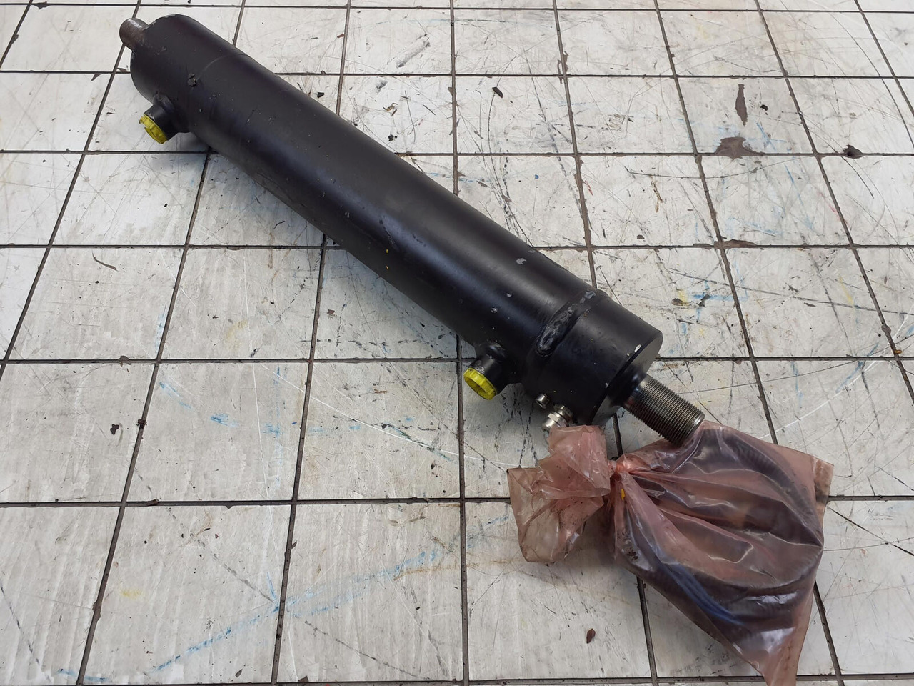 Grove GMK steering cylinder with length sensor - Гидравлический цилиндр для Мобильных кранов: фото 1 Grove GMK steering cylinder with length sensor - Гидравлический цилиндр для Мобильных кранов: фото 1