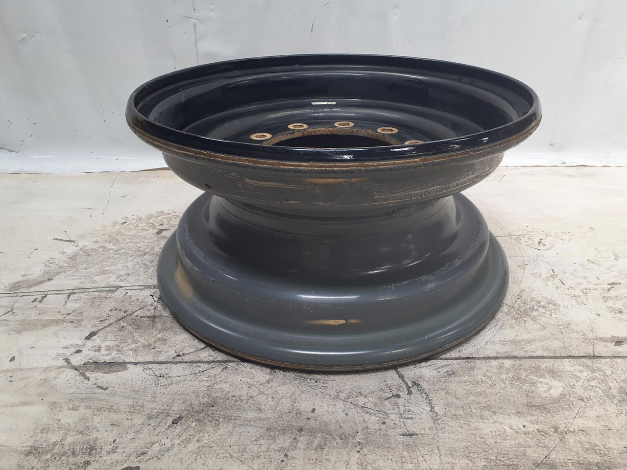 Liebherr Rim 445/95R25 10 12 1p - Колесный диск для Кранов: фото 3 Liebherr Rim 445/95R25 10 12 1p - Колесный диск для Кранов: фото 3