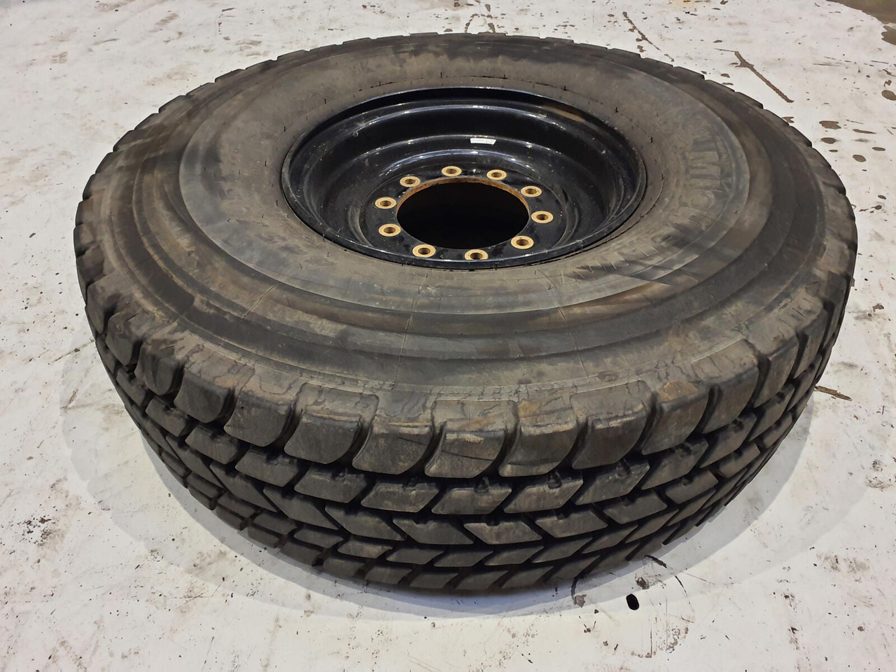 Liebherr Wheel 445/95R25 10 12 1p - Колесо для Кранов: фото 1 Liebherr Wheel 445/95R25 10 12 1p - Колесо для Кранов: фото 1