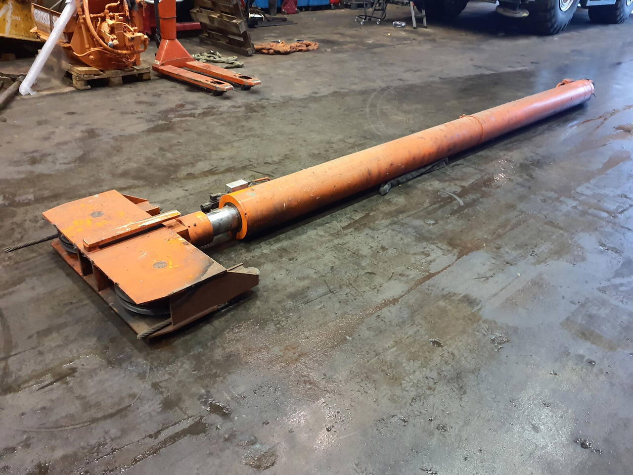 Spierings SK 598 AT5 erection cylinder - Гидравлический цилиндр для Мобильных кранов: фото 5 Spierings SK 598 AT5 erection cylinder - Гидравлический цилиндр для Мобильных кранов: фото 5