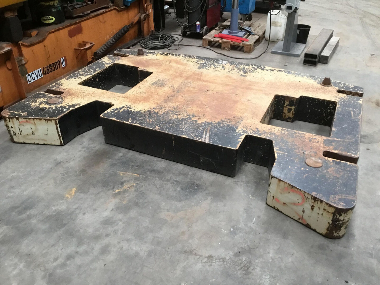 Terex AC 350-1 counterweight 10 ton - Противовес для Мобильных кранов: фото 2 Terex AC 350-1 counterweight 10 ton - Противовес для Мобильных кранов: фото 2