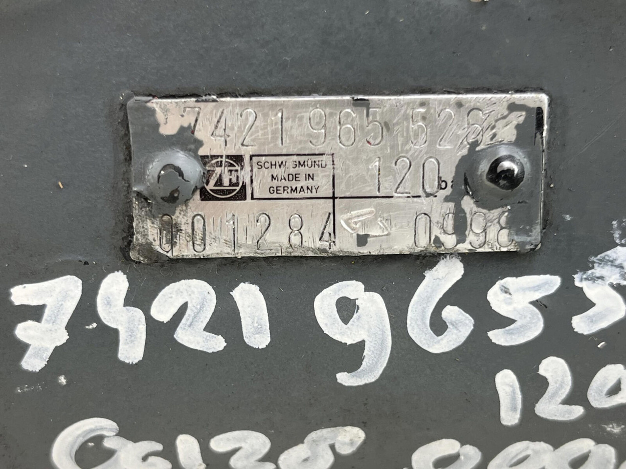 Рулевой механизм для Мобильных кранов ZF LTM 1050-1 steering box: фото 7 Рулевой механизм для Мобильных кранов ZF LTM 1050-1 steering box: фото 7