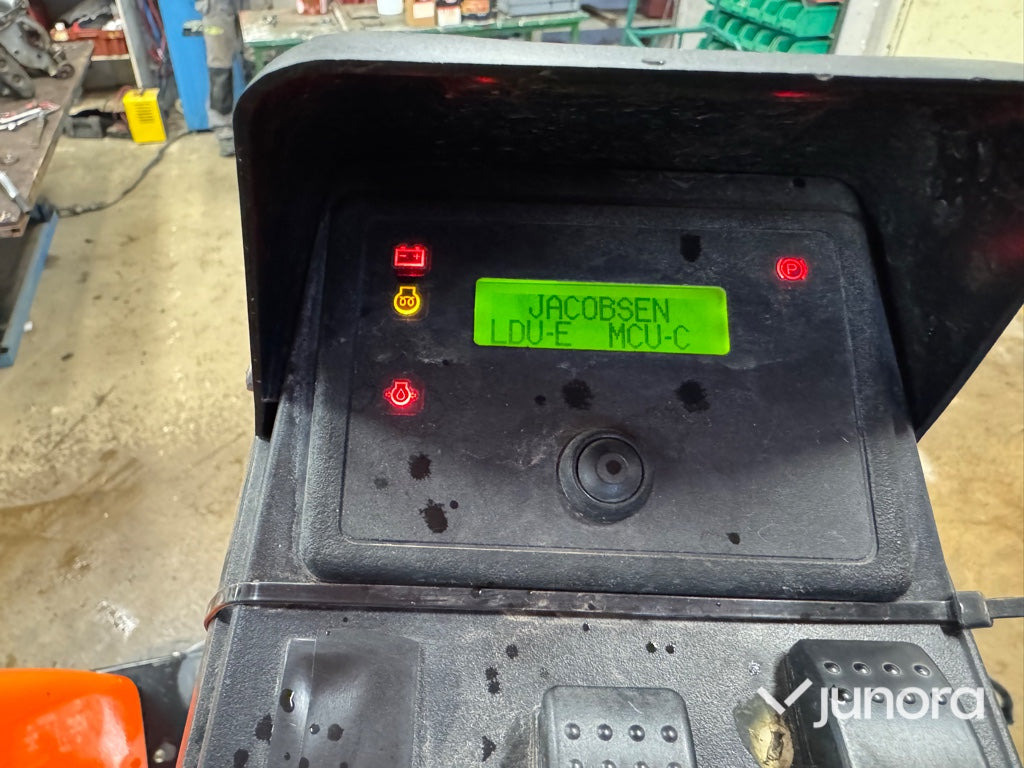 Fairwayklippare Jacobsen LF 570 4WD - Газонокосилка: фото 4 Fairwayklippare Jacobsen LF 570 4WD - Газонокосилка: фото 4