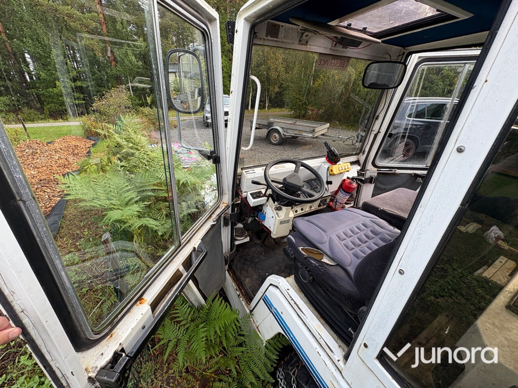 Plogbil - Bagagetruck - Багажный тягач: фото 5 Plogbil - Bagagetruck - Багажный тягач: фото 5