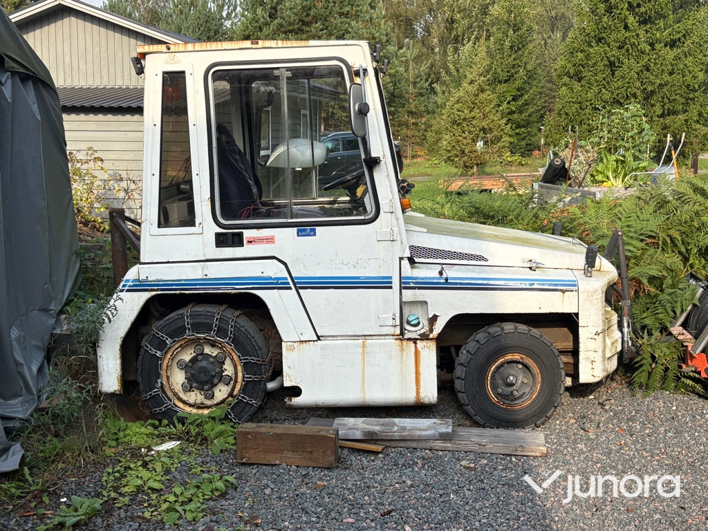 Plogbil - Bagagetruck - Багажный тягач: фото 1 Plogbil - Bagagetruck - Багажный тягач: фото 1
