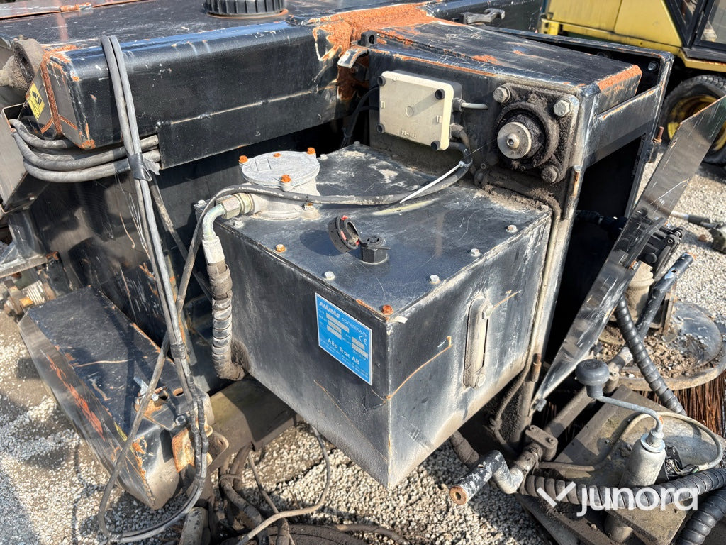 Sopmaskin Bogserad - Fjärås, FS 700 - Подметально-уборочная машина: фото 5 Sopmaskin Bogserad - Fjärås, FS 700 - Подметально-уборочная машина: фото 5