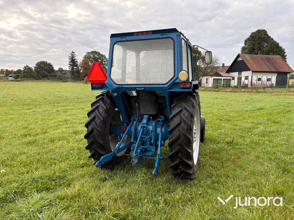 Traktor Ford 4000 - Трактор: фото 5 Traktor Ford 4000 - Трактор: фото 5