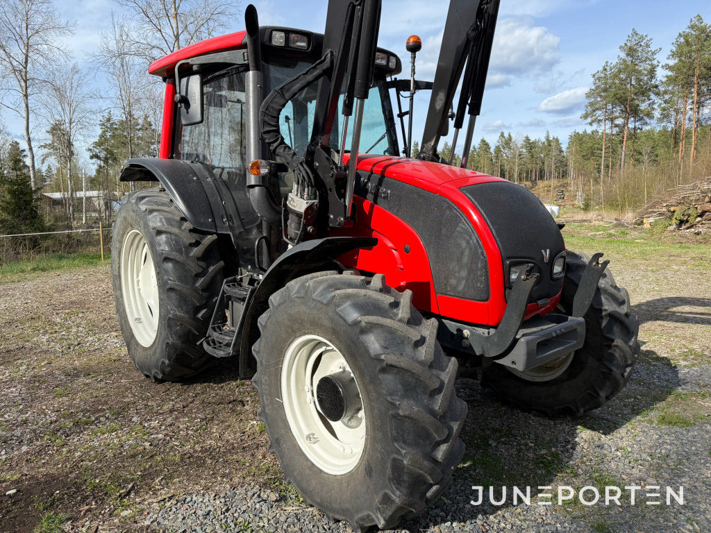 Valtra N101 - Трактор: фото 4 Valtra N101 - Трактор: фото 4