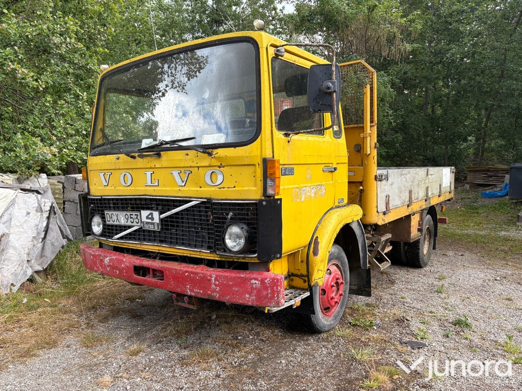Veteranlastbil Volvo F408 med kran - Грузовик бортовой/ Платформа, Автоманипулятор: фото 1 Veteranlastbil Volvo F408 med kran - Грузовик бортовой/ Платформа, Автоманипулятор: фото 1