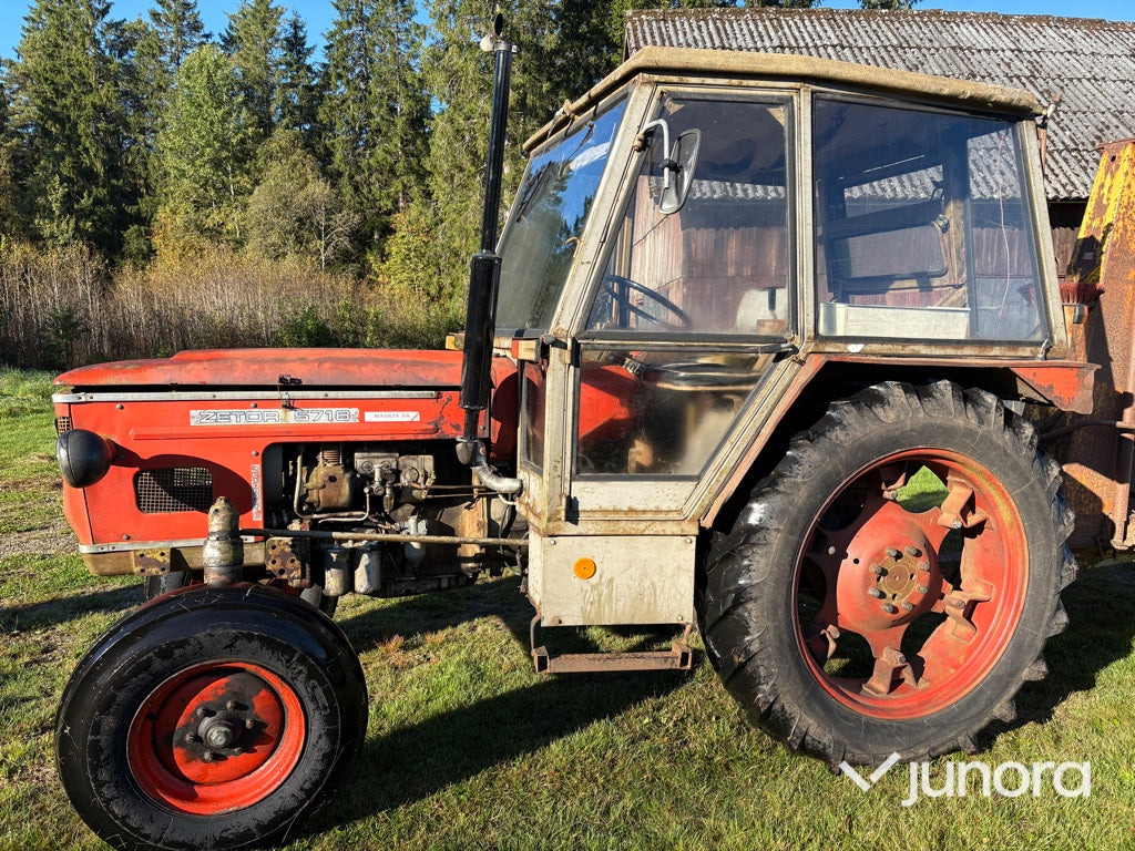 Zetor 5718 - Трактор: фото 1 Zetor 5718 - Трактор: фото 1