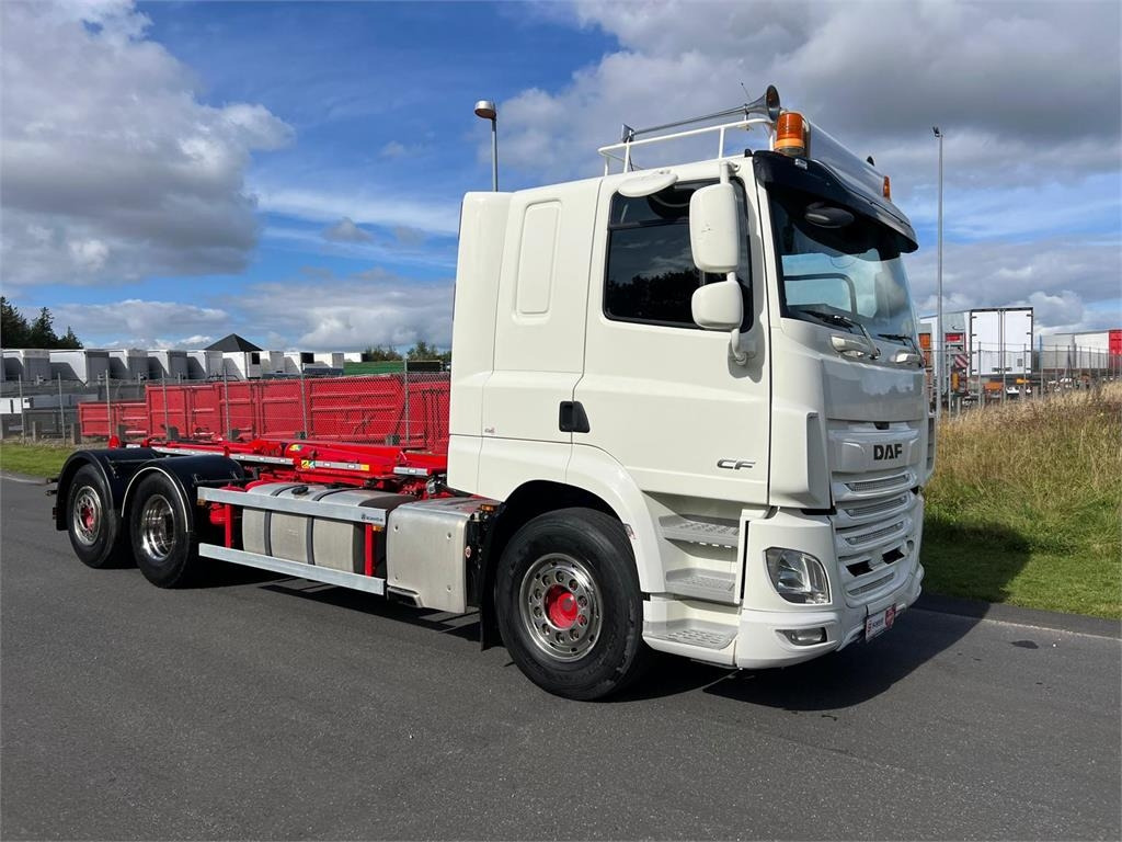 DAF CF 530 6x2*4 FAN - Крюковой мультилифт: фото 1 DAF CF 530 6x2*4 FAN - Крюковой мультилифт: фото 1
