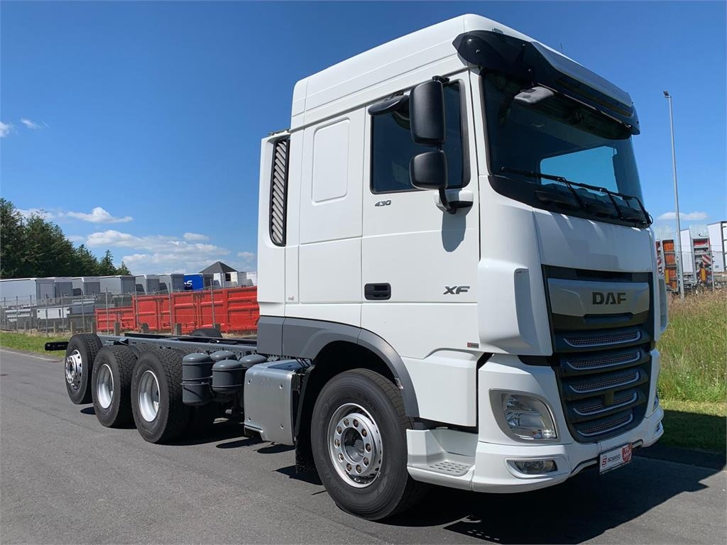 Портальный бункеровоз DAF XF 430 FAW 8x4*4 Tridem: фото 1