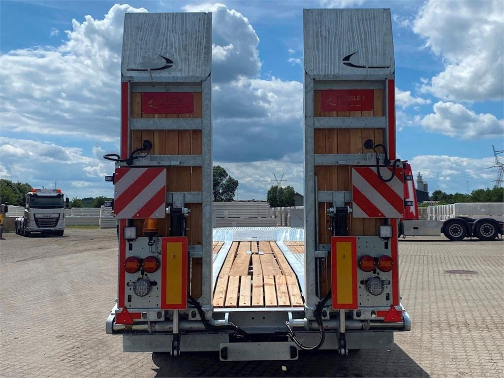 Hangler DTS 300 3 akslet med ramper - Низкорамный прицеп: фото 5 Hangler DTS 300 3 akslet med ramper - Низкорамный прицеп: фото 5