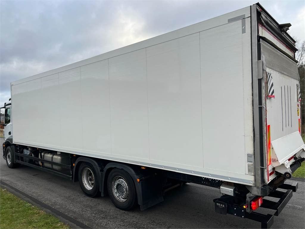 Mercedes-Benz Antos 2533 L - Грузовик с закрытым кузовом: фото 2 Mercedes-Benz Antos 2533 L - Грузовик с закрытым кузовом: фото 2