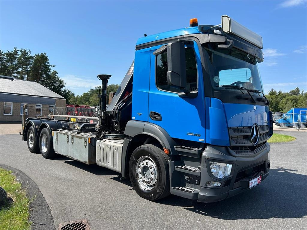 Mercedes-Benz Antos 2546 - Hiab 192 E kran - Портальный бункеровоз: фото 2 Mercedes-Benz Antos 2546 - Hiab 192 E kran - Портальный бункеровоз: фото 2