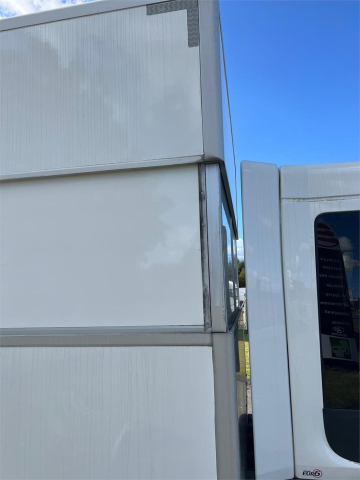 Volvo FL 250 16 ton - Грузовик с закрытым кузовом: фото 5 Volvo FL 250 16 ton - Грузовик с закрытым кузовом: фото 5