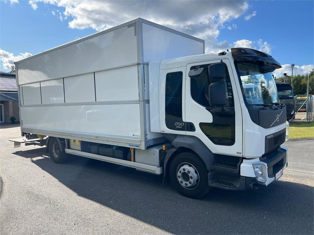 Volvo FL 250 16 ton - Грузовик с закрытым кузовом: фото 4 Volvo FL 250 16 ton - Грузовик с закрытым кузовом: фото 4