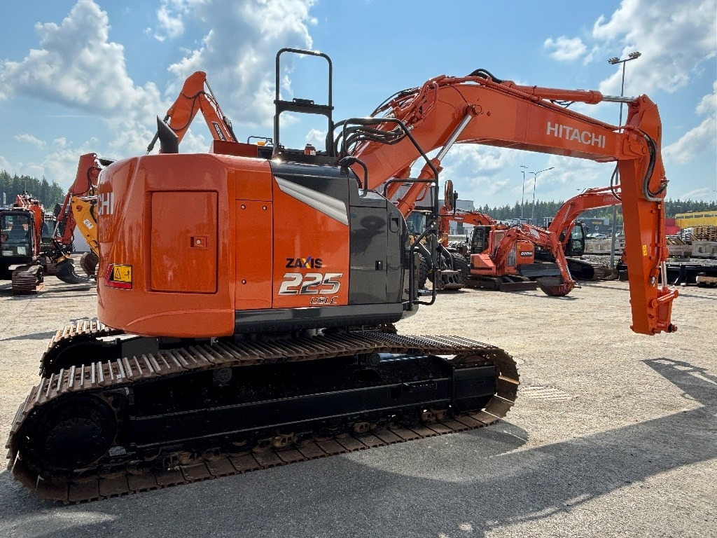 Hitachi ZX225USLC-7 - Гусеничный экскаватор: фото 5 Hitachi ZX225USLC-7 - Гусеничный экскаватор: фото 5