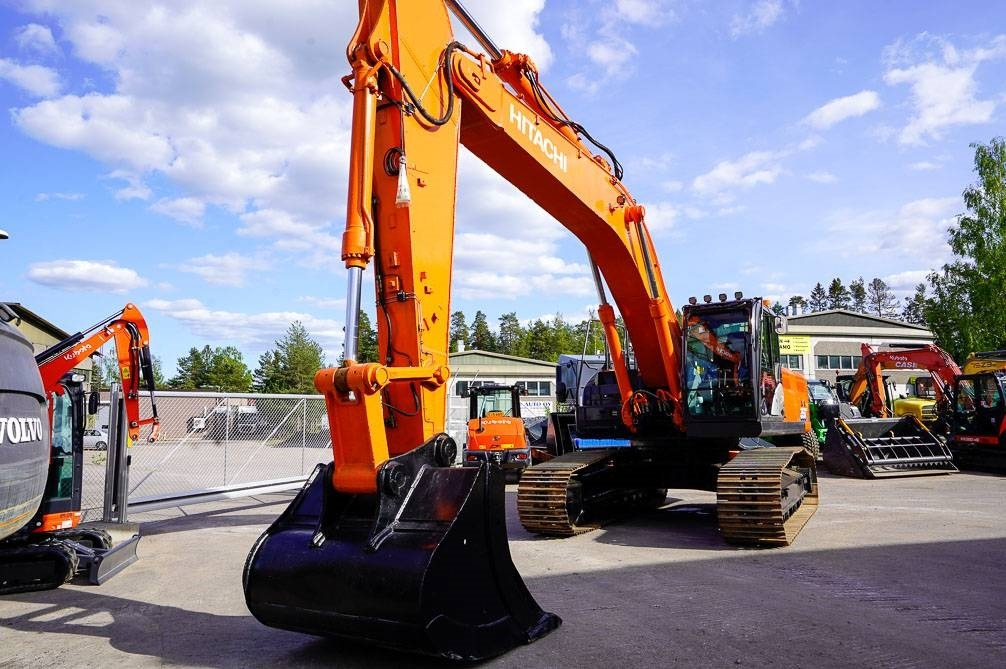 Hitachi ZX350LC-6 UUSI ALAKERTA - Гусеничный экскаватор: фото 3 Hitachi ZX350LC-6 UUSI ALAKERTA - Гусеничный экскаватор: фото 3