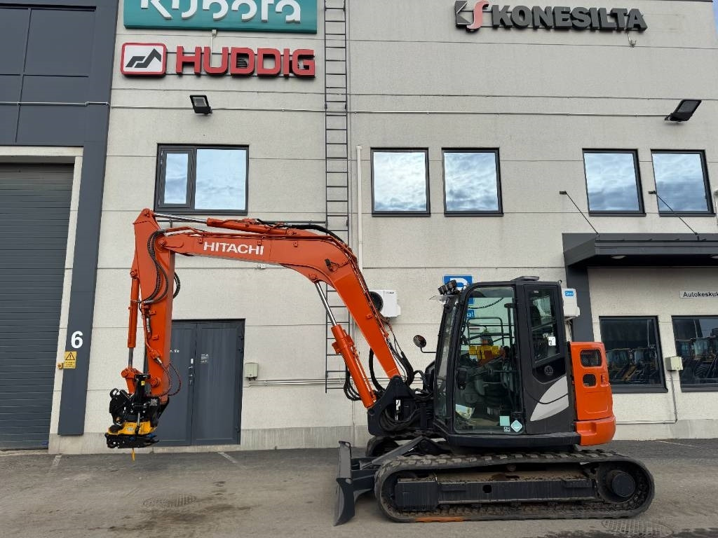 Hitachi ZX85USB-6, Uudella engcon EC209 tiltillä - Мини-экскаватор: фото 1 Hitachi ZX85USB-6, Uudella engcon EC209 tiltillä - Мини-экскаватор: фото 1
