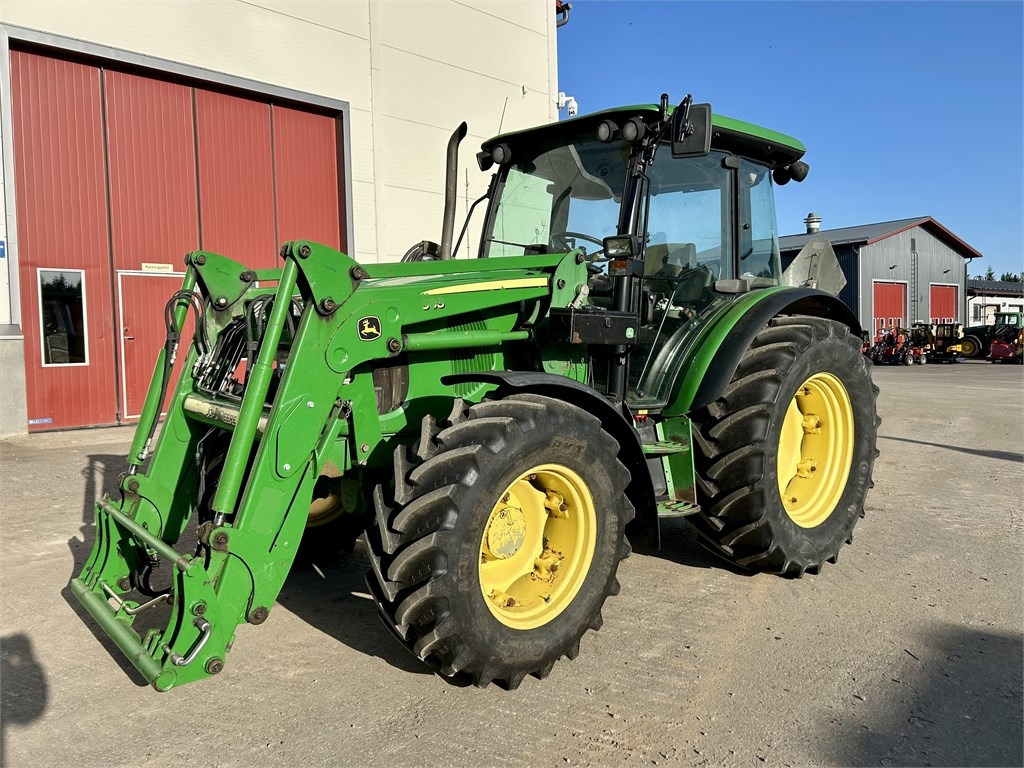 John Deere 5100M ETUKUORMAAJALLA - Трактор: фото 1 John Deere 5100M ETUKUORMAAJALLA - Трактор: фото 1