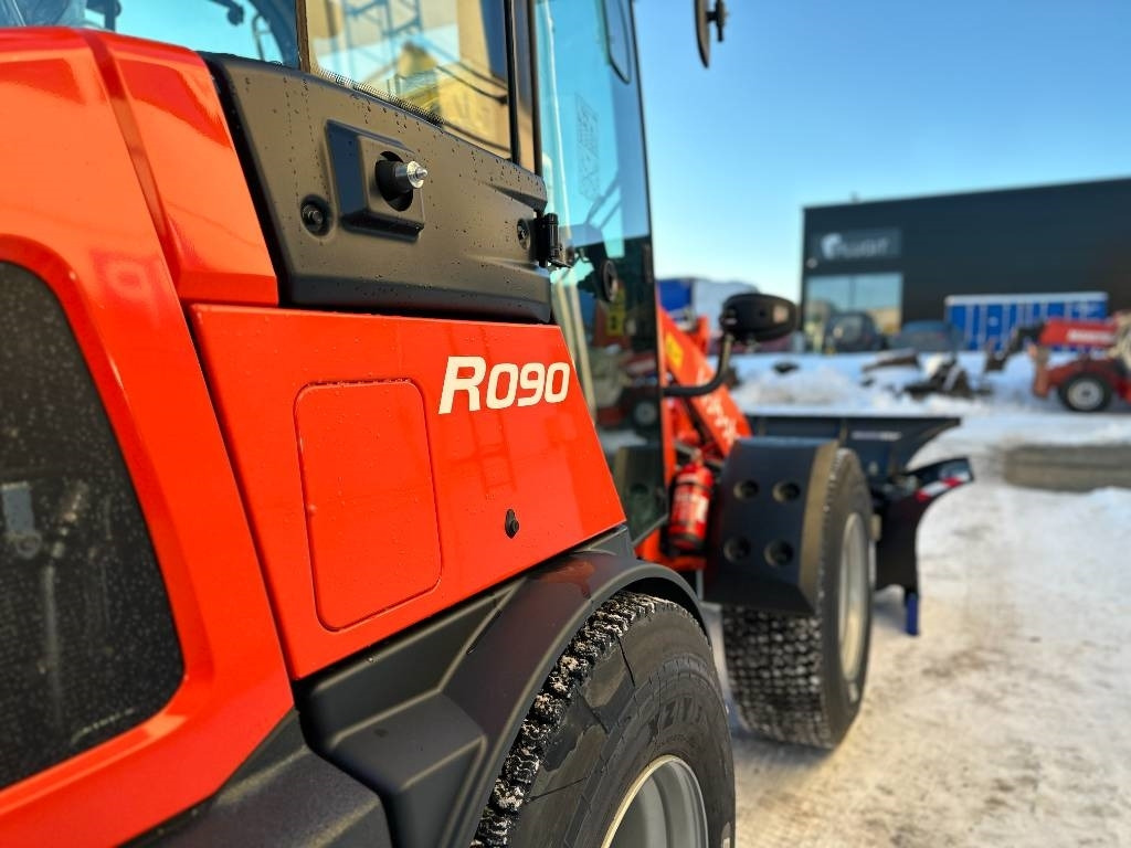Новый Колёсный погрузчик Kubota R090 Auravarustuksella uusi: фото 13
