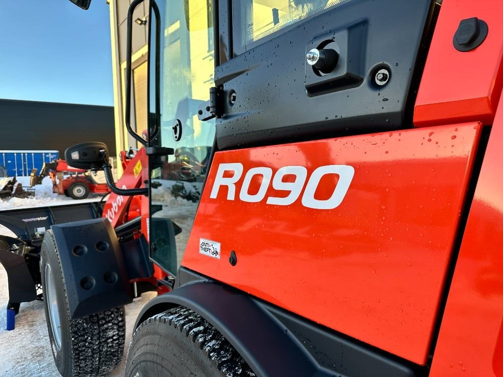 Новый Колёсный погрузчик Kubota R090 Auravarustuksella uusi: фото 12