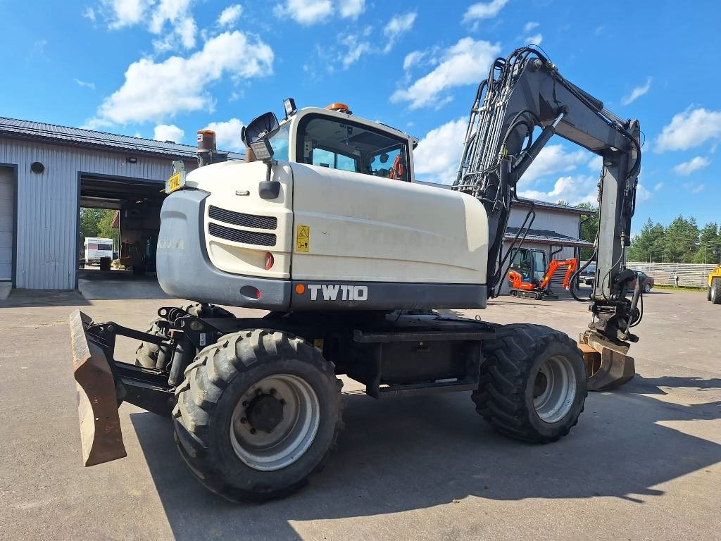 Terex TW110 PYÖRITTÄJÄ, YM.  - Колёсный экскаватор: фото 4 Terex TW110 PYÖRITTÄJÄ, YM.  - Колёсный экскаватор: фото 4