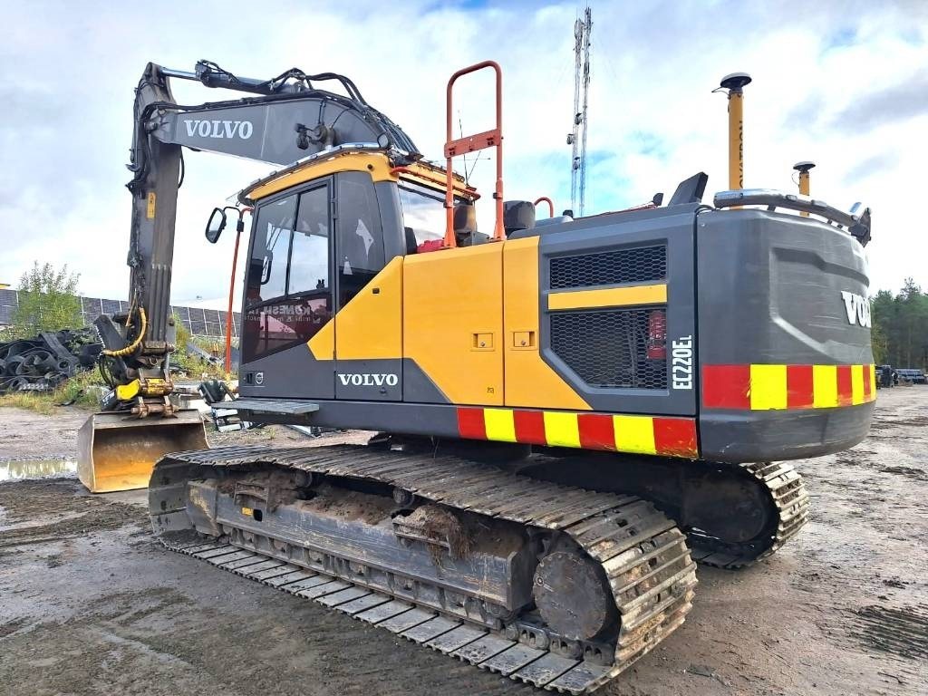 Volvo EC220EL HUIPPUVARUSTEILLA - Гусеничный экскаватор: фото 2 Volvo EC220EL HUIPPUVARUSTEILLA - Гусеничный экскаватор: фото 2