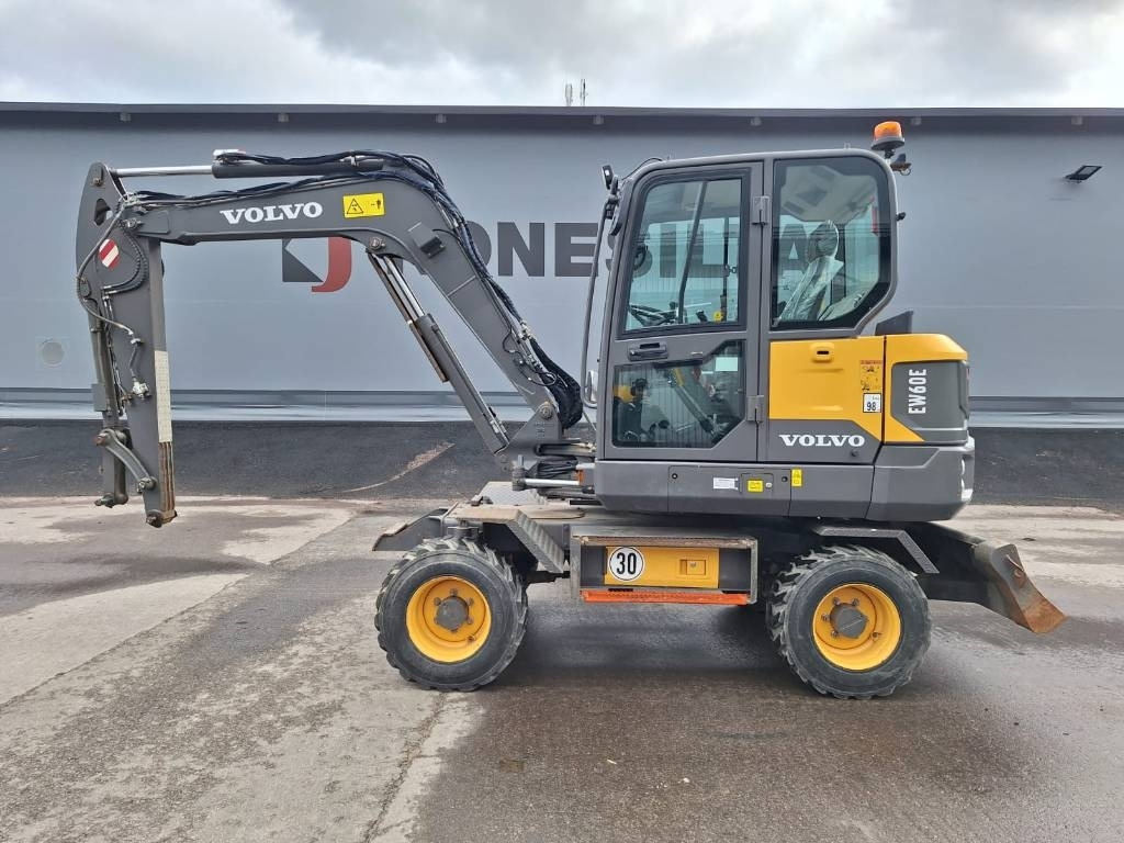 Volvo EW60E VÄHÄN AJETTU  - Колёсный экскаватор: фото 1 Volvo EW60E VÄHÄN AJETTU  - Колёсный экскаватор: фото 1