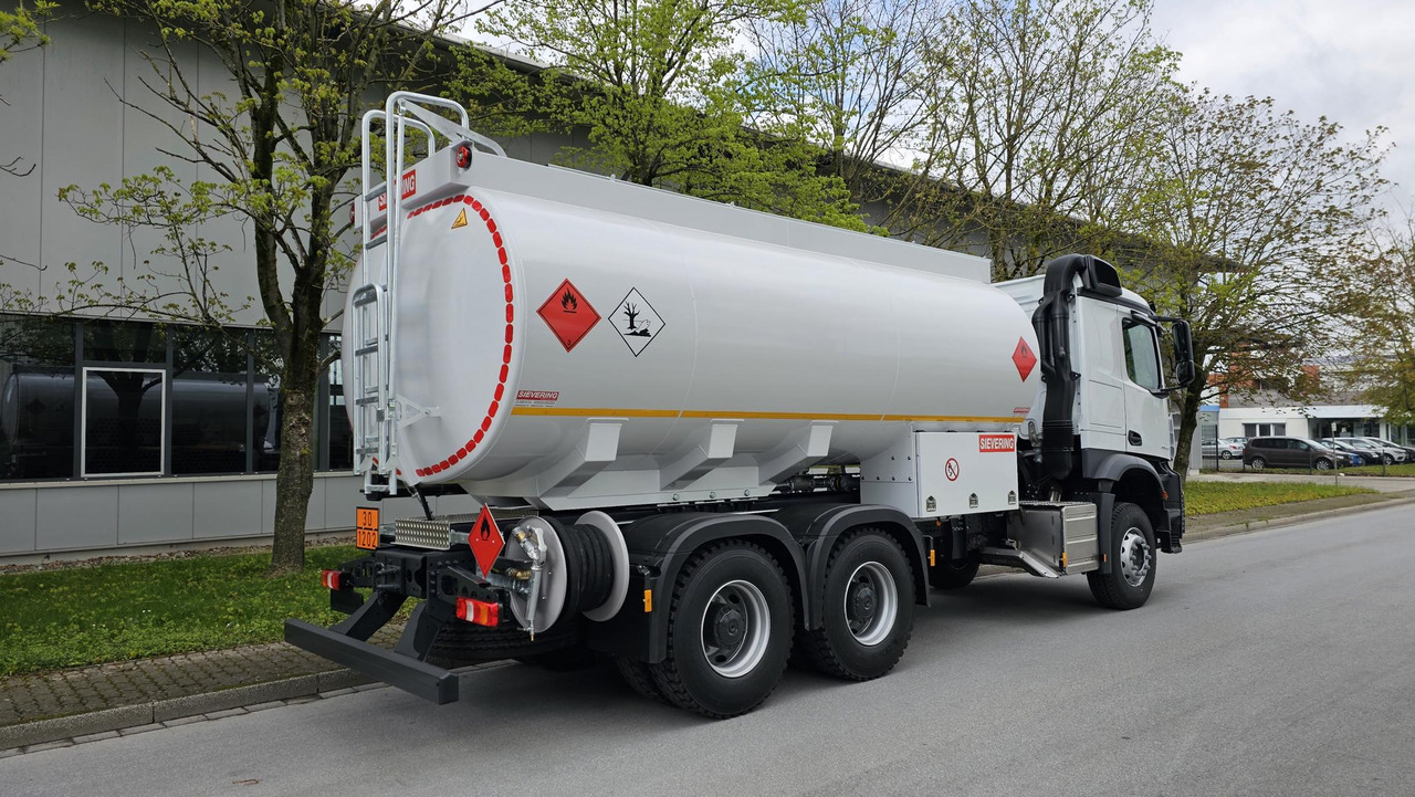 MERCEDES-BENZ Actros 3340 ADR Euro 3 - Грузовик-цистерна: фото 3 MERCEDES-BENZ Actros 3340 ADR Euro 3 - Грузовик-цистерна: фото 3