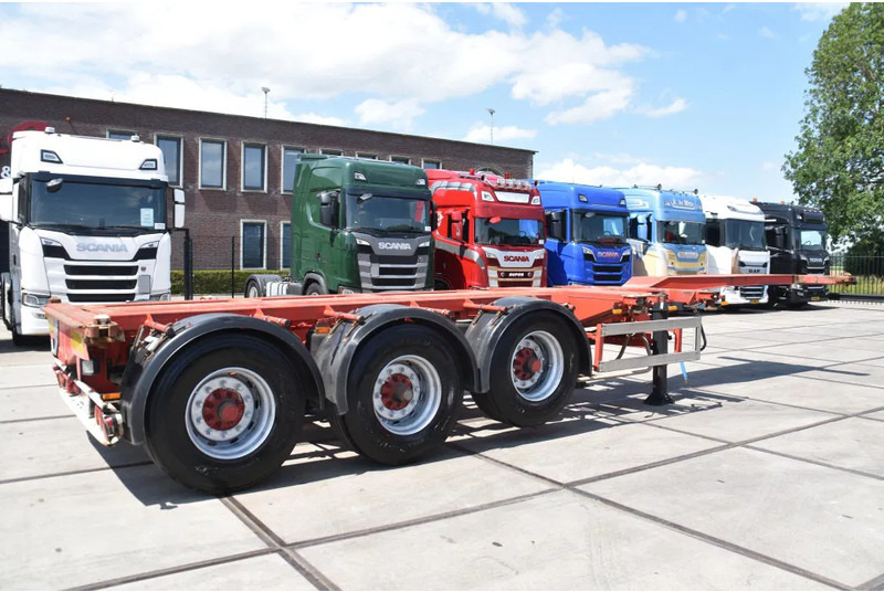 Nooteboom containerchassis - LIFT AXLE - DISC BRAKES - BPW AXLES - 2 x EXTENDABLE - - Полуприцеп-контейнеровоз/ Сменный кузов: фото 2 Nooteboom containerchassis - LIFT AXLE - DISC BRAKES - BPW AXLES - 2 x EXTENDABLE - - Полуприцеп-контейнеровоз/ Сменный кузов: фото 2