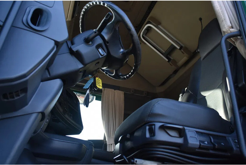 Scania R490 TL 6x2/4 - RETARDER - ACC - DIFF. LOCK - 2 x FUEL TANKS - 2 BEDS - EXCELLENT CONDITION - - Тягач: фото 4 Scania R490 TL 6x2/4 - RETARDER - ACC - DIFF. LOCK - 2 x FUEL TANKS - 2 BEDS - EXCELLENT CONDITION - - Тягач: фото 4