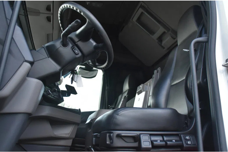 Scania S410 NGS 4x2EB MEGA 95 cm or 103 cm driving height - RETARDER - 781 TKM - FULL AIR - PARK. AIRCO - LEATHER SEATS - 2 x FUEL TANK - Тягач: фото 4 Scania S410 NGS 4x2EB MEGA 95 cm or 103 cm driving height - RETARDER - 781 TKM - FULL AIR - PARK. AIRCO - LEATHER SEATS - 2 x FUEL TANK - Тягач: фото 4