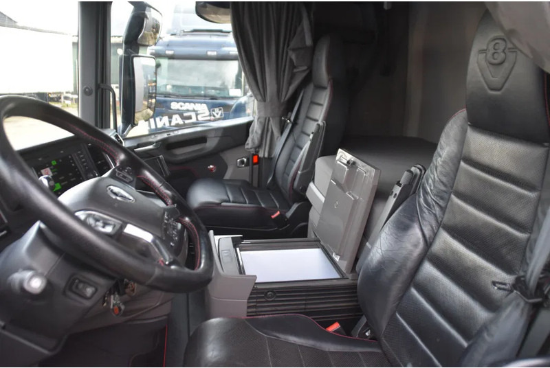Scania S650 V8 NGS 6x2/4NB - 50 YEARS - FULL AIR - RETARDER - 453 TKM - FULL OPTIONS - EXHAUST PIPE - TOP CONDITION - - Тягач: фото 5 Scania S650 V8 NGS 6x2/4NB - 50 YEARS - FULL AIR - RETARDER - 453 TKM - FULL OPTIONS - EXHAUST PIPE - TOP CONDITION - - Тягач: фото 5