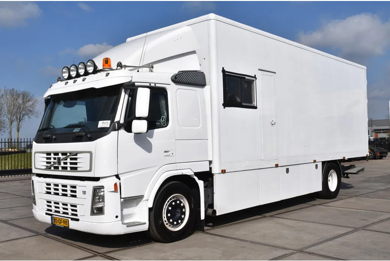 Volvo FM 380 4x2 - EURO 3 - 755 TKM - SPECIAL INTERIOR - LIVING - TV - DOUCHE - TOILET - ELEVATOR - GOOD CONDITION - - Грузовик с закрытым кузовом: фото 1 Volvo FM 380 4x2 - EURO 3 - 755 TKM - SPECIAL INTERIOR - LIVING - TV - DOUCHE - TOILET - ELEVATOR - GOOD CONDITION - - Грузовик с закрытым кузовом: фото 1
