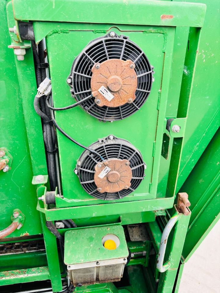 Комбайн POUCHAIN PAP 475: фото 37 Комбайн POUCHAIN PAP 475: фото 37