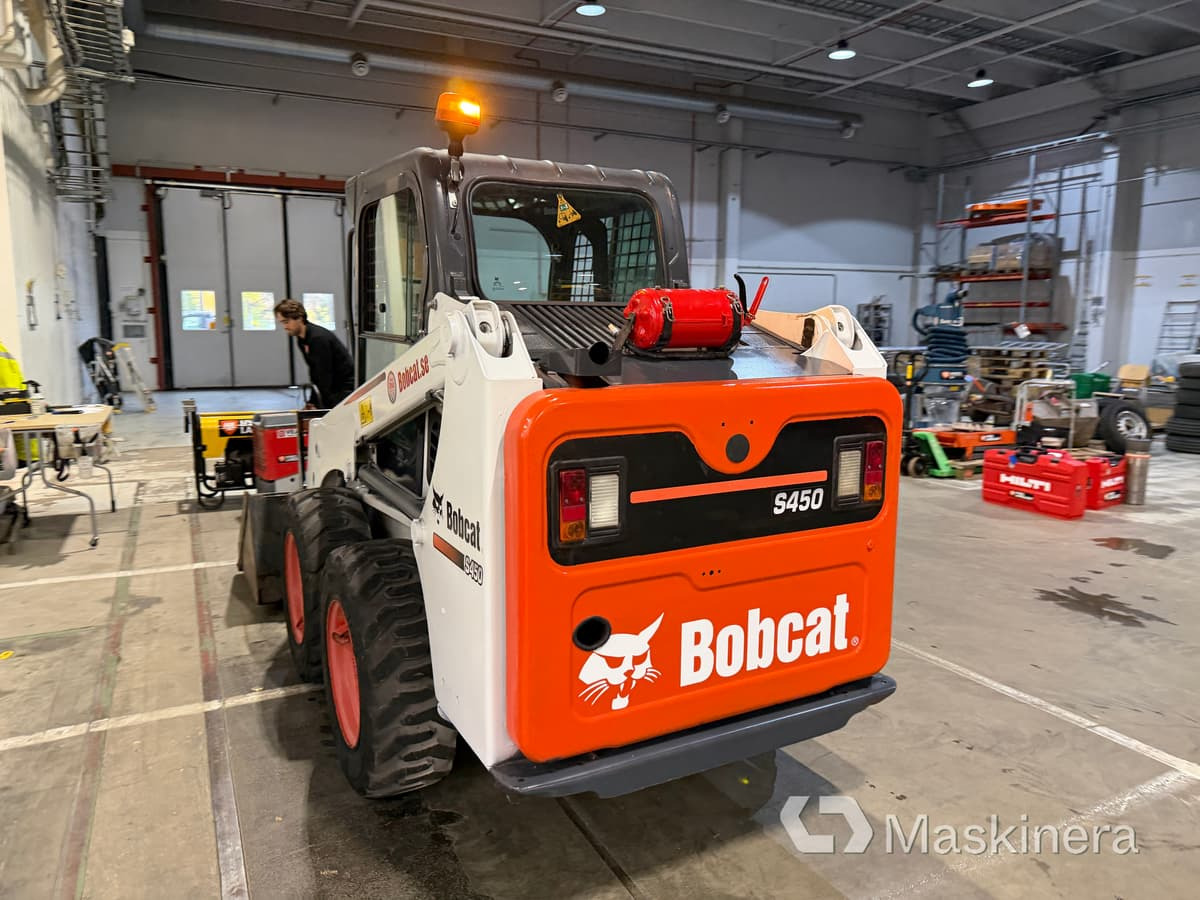 Мини-погрузчик с бортовым поворотом Kompaktlastare Bobcat S450: фото 7 Мини-погрузчик с бортовым поворотом Kompaktlastare Bobcat S450: фото 7