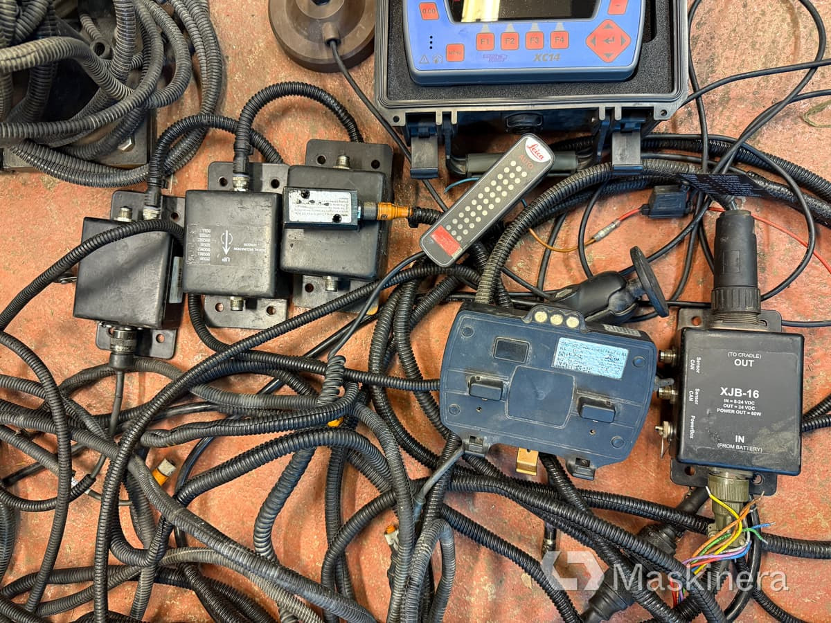 Maskinstyrning Leica Scanlaser XC14 - Сенсор для Строительной техники: фото 3 Maskinstyrning Leica Scanlaser XC14 - Сенсор для Строительной техники: фото 3