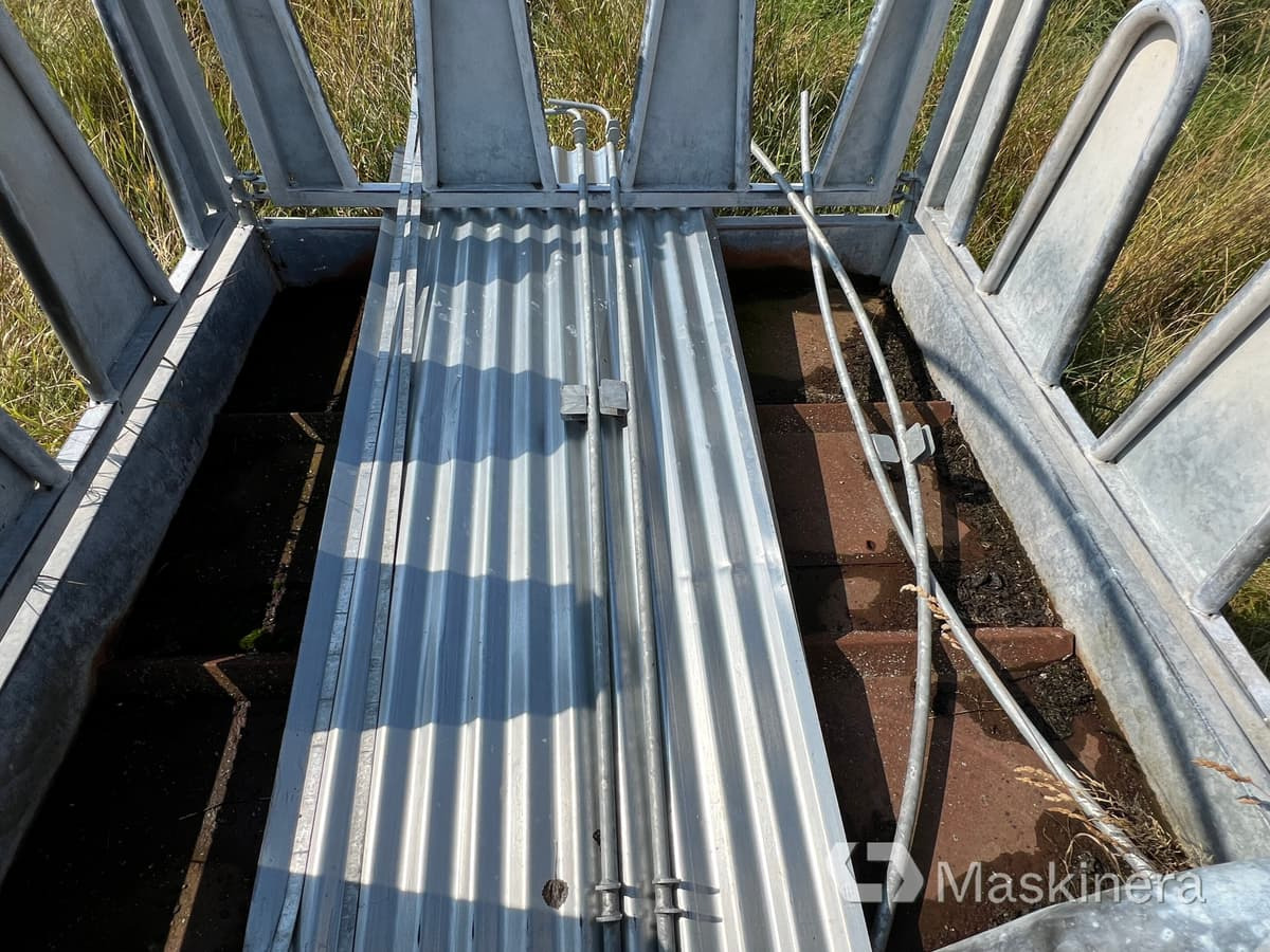 Okänd Foderhäck med tak 2x2 meter - Инвентарь для животноводства: фото 4 Okänd Foderhäck med tak 2x2 meter - Инвентарь для животноводства: фото 4