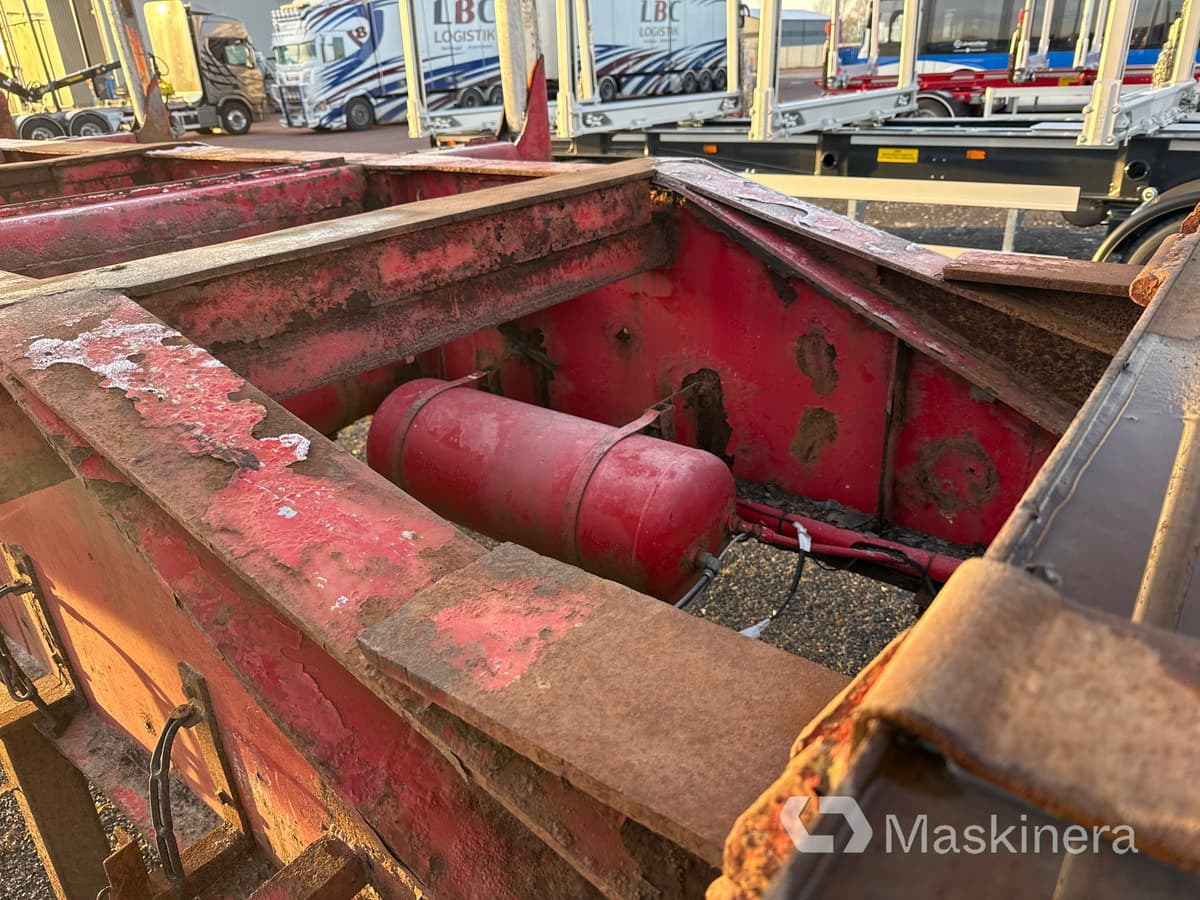 Полуприцеп лесовоз Timmerlink Parator CV 17-24 (Rep.objekt): фото 26 Полуприцеп лесовоз Timmerlink Parator CV 17-24 (Rep.objekt): фото 26