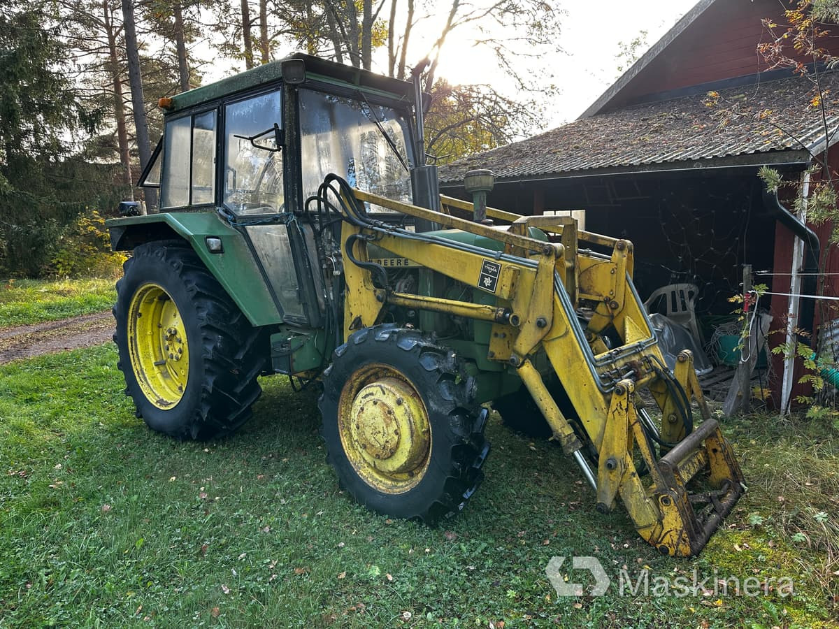 Traktor John Deere 2130 (Rep.objekt) - Трактор: фото 1 Traktor John Deere 2130 (Rep.objekt) - Трактор: фото 1