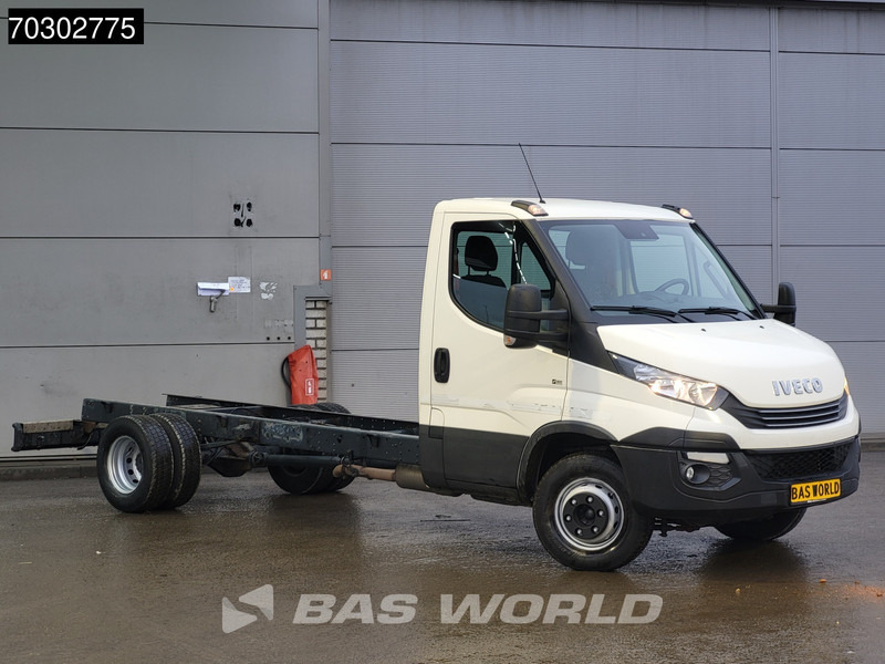 Iveco Daily 70C21 3.0L Automaat Luchtvering 435cm WB 210PK Chassis Cabine Airco Cruise Standkachel Euro6 Chassis Fahrgestell Airco Cruise co - Фургон: фото 3 Iveco Daily 70C21 3.0L Automaat Luchtvering 435cm WB 210PK Chassis Cabine Airco Cruise Standkachel Euro6 Chassis Fahrgestell Airco Cruise co - Фургон: фото 3
